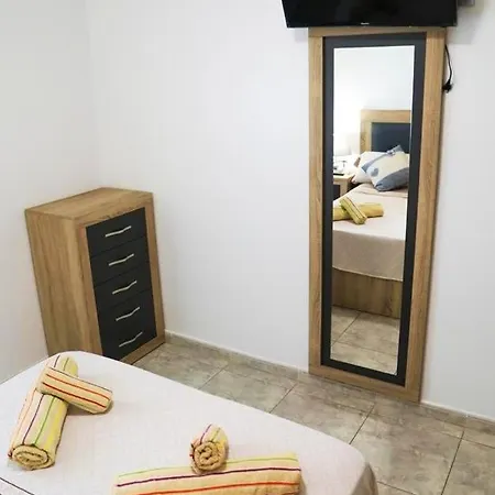 아파트 2 Bedrooms With Wifi At *