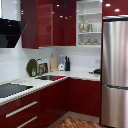 아파트 2 Bedrooms With Wifi At